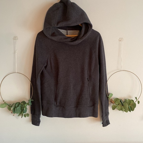 Lululemon Under Wraps Pullover
Heathered Black size 6 hoodie sweatshirt - Picture 6 of 15